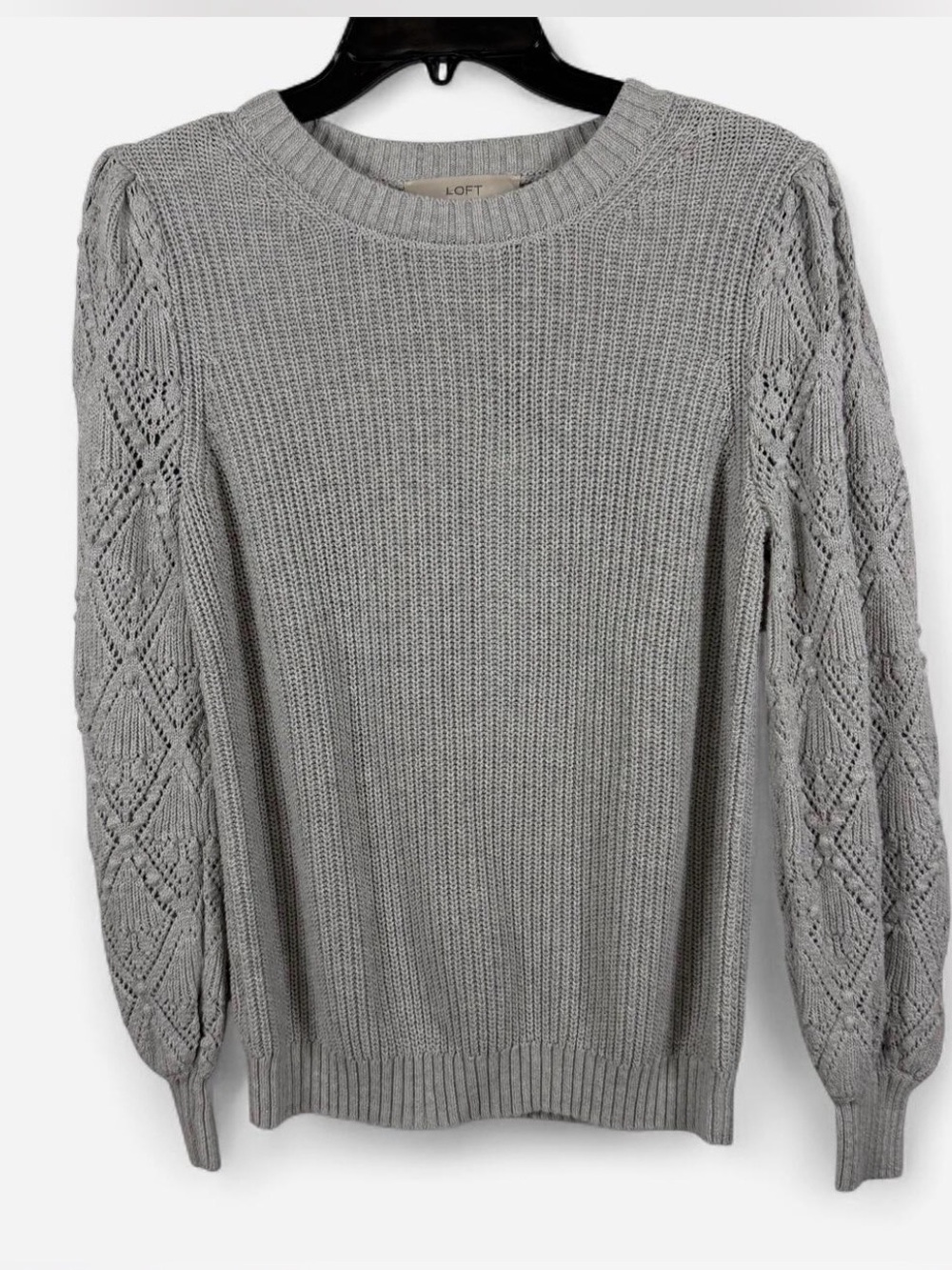 LOFT Light Gray Open-Knit Sleeve Crewneck Sweater size: M